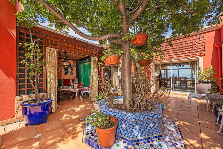 4 Bedroom Property for Sale in Plattekloof Western Cape